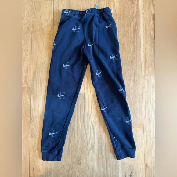 Nike All-Over Print Club Fleece Joggers 'Blue' Boys M - Picture 3 of 8